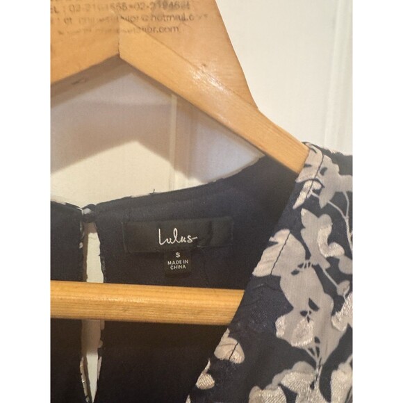 Lulu’s Womens Floral Print Wrap Mini Dress Small - Picture 4 of 12